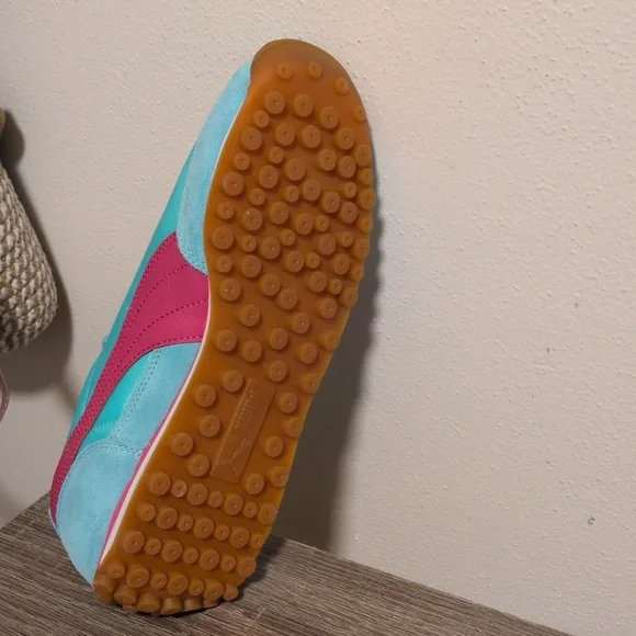 NWOB Puma Easy Rider Women's Aqua and Pink Sneakers Size 9 - Picture 9 of 9